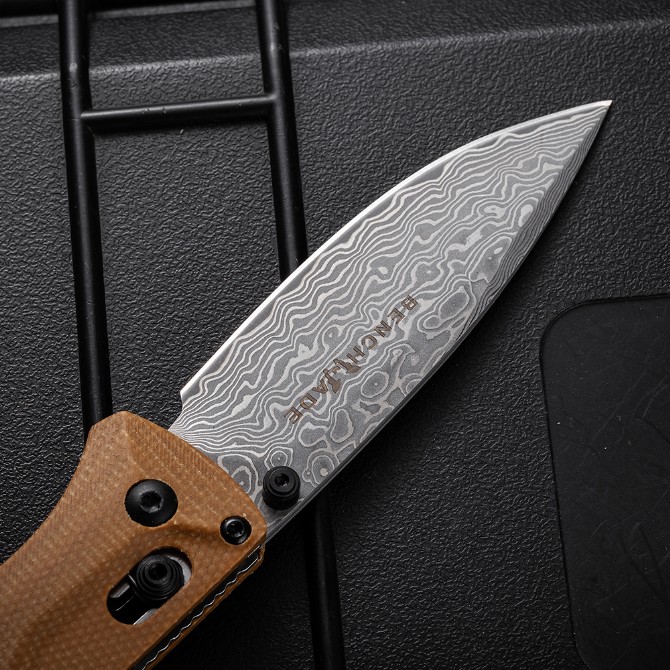 Benchmade 535 Bugout Folding knife – Damascus Blade, Linen Micarta Handle - Image 6