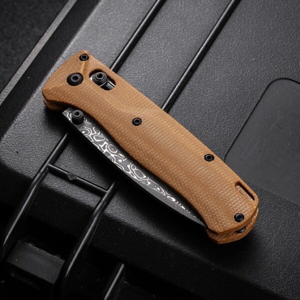 Benchmade 535 Bugout Folding knife – Damascus Blade, Linen Micarta Handle