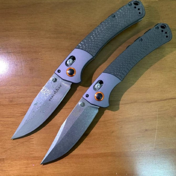 Benchmade 15080 1 Crooked River – Carbon Fiber Handle, two variants, full knife front view