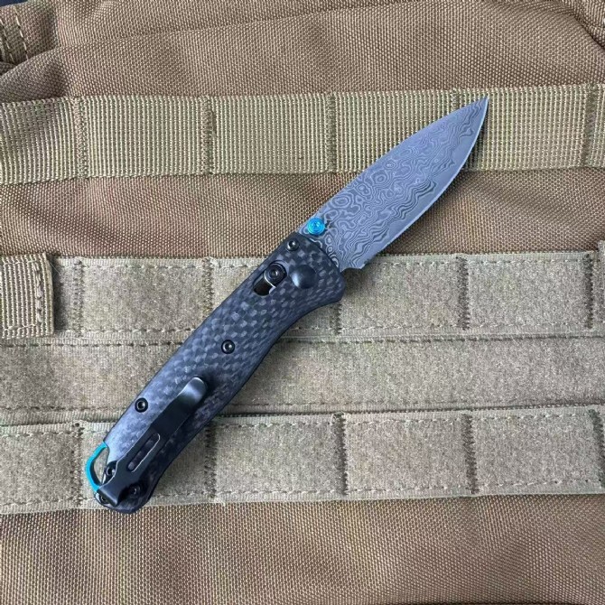 Benchmade 533-3 Mini Bugout – Carbon Fiber Handle, Damascus Blade - Image 2