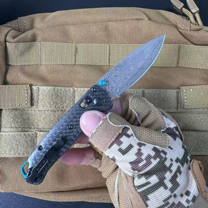 Benchmade 533-3 Mini Bugout – Carbon Fiber Handle, Damascus Blade - Image 6