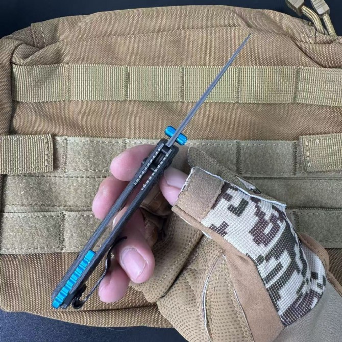 Benchmade 533-3 Mini Bugout – Carbon Fiber Handle, Damascus Blade - Image 9