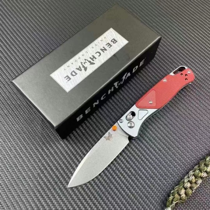 Benchmade 535 09 Bugout, full knife view with packaging