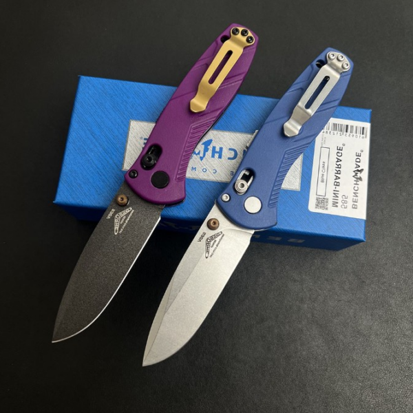 Benchmade 585 Mini Barrage Folding Knife – CF-Elite Handle (Automatic)