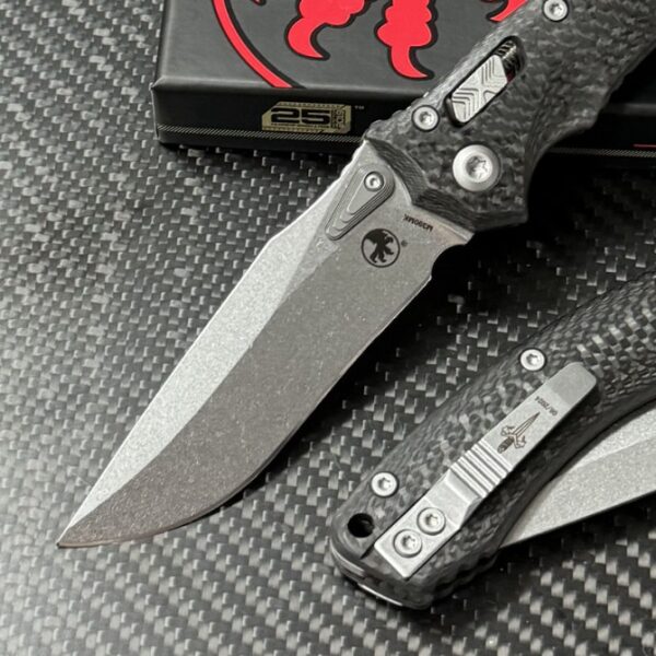 Microtech Amphibian Folding Knife – Carbon Fiber Handle Version