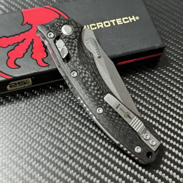 Microtech Amphibian Folding Knife – Carbon Fiber Handle Version