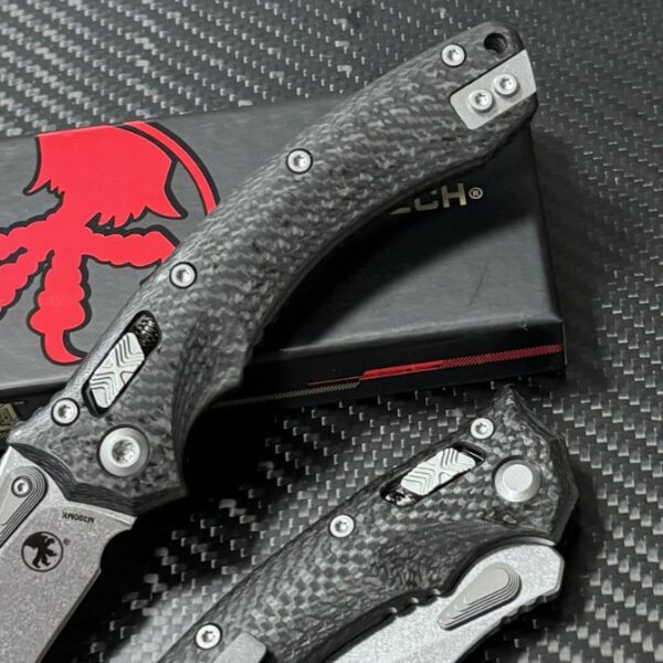 Microtech Amphibian Folding Knife – Carbon Fiber Handle Version