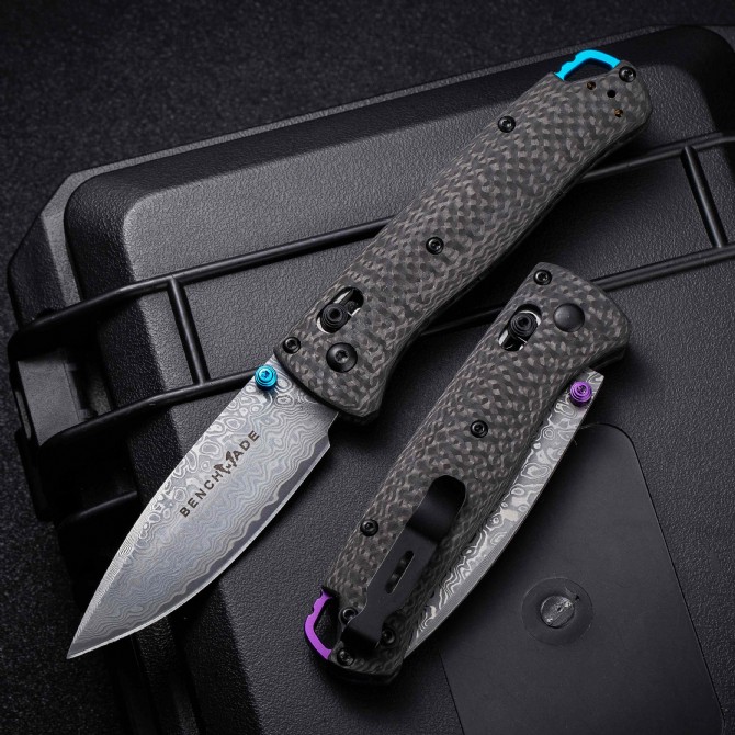 Benchmade 535-3 Bugout High-End Version – Carbon Fiber Handle, Damascus Blade - Image 5
