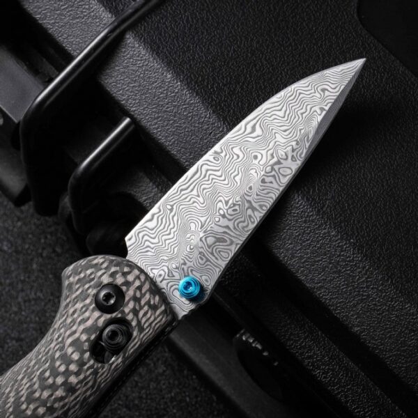 Benchmade 556 Mini Griptilian – Carbon Fiber Handle, Damascus Blade