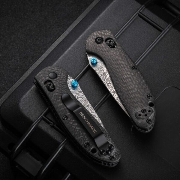 Benchmade 556 Mini Griptilian – Carbon Fiber Handle, Damascus Blade