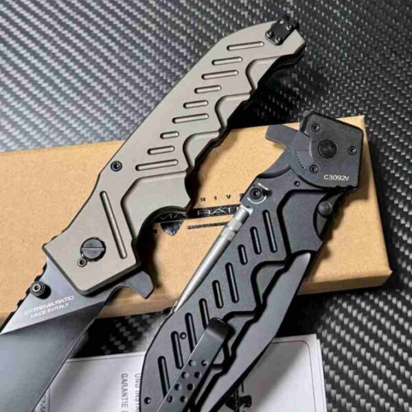Handle detail of the Extrema Ratio Glauca G1 folding knife